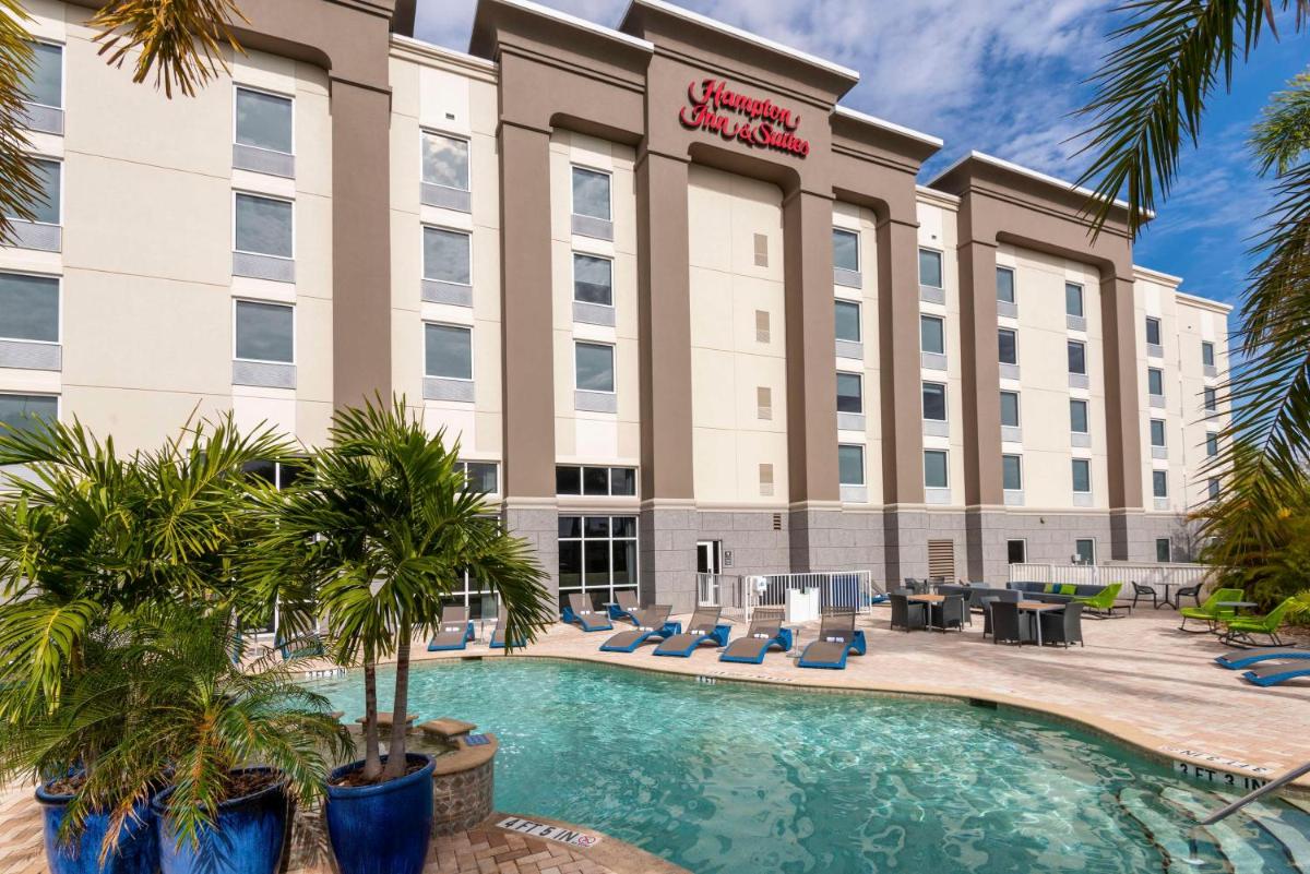 Hampton Inn & Suites Fort Myers-Colonial Boulevard - main image