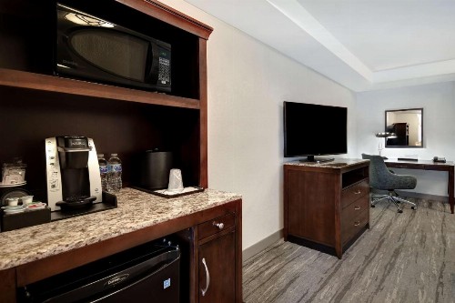 Hilton Garden Inn Fort Myers - image 23