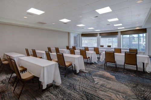 Hilton Garden Inn Fort Myers - image 41