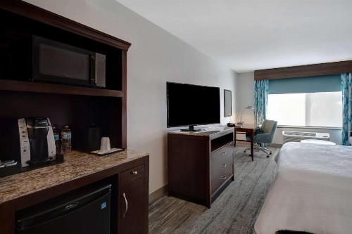 Hilton Garden Inn Fort Myers - image 6