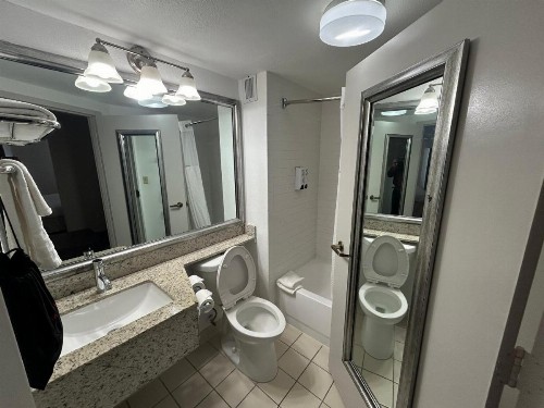 Best Western Airport Inn - image 13