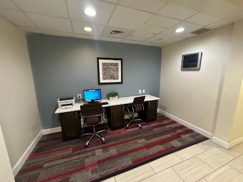 Best Western Airport Inn - image 15