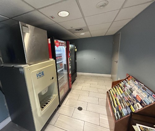 Best Western Airport Inn - image 16