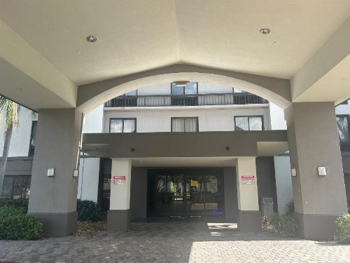 Best Western Airport Inn - image 18