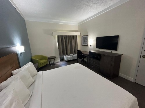 Best Western Airport Inn - image 20