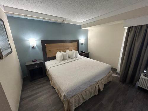 Best Western Airport Inn - image 23