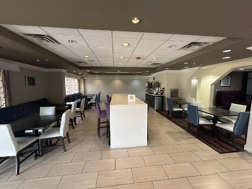 Best Western Airport Inn - image 28