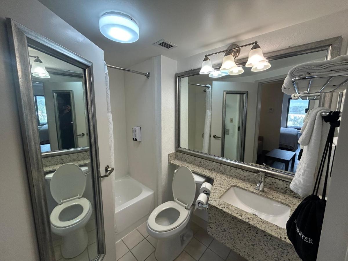 Best Western Airport Inn - image 3