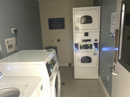 Best Western Airport Inn - image 9