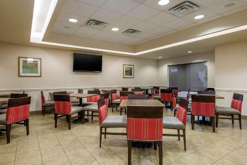 Comfort Inn & Suites Fort Myers Airport - image 13