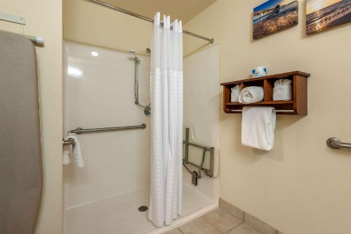 Comfort Inn & Suites Fort Myers Airport - image 24