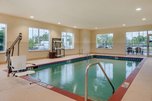 Comfort Inn & Suites Fort Myers Airport - image 28