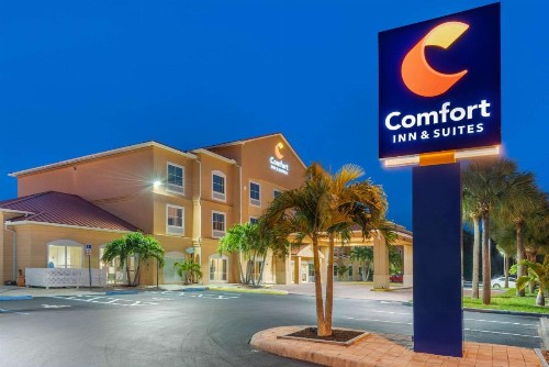 Comfort Inn & Suites Fort Myers Airport - image 31