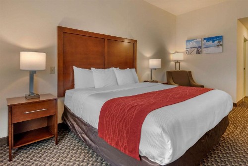 Comfort Inn & Suites Fort Myers Airport - image 35