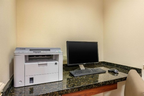 Comfort Inn & Suites Fort Myers Airport - image 38