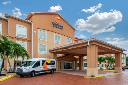 Comfort Inn & Suites Fort Myers Airport - image 43