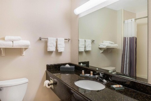 La Quinta by Wyndham Fort Myers Airport - image 12