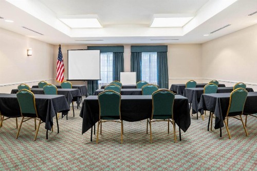 La Quinta by Wyndham Fort Myers Airport - image 25
