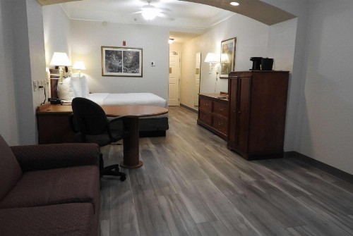 La Quinta by Wyndham Fort Myers Airport - image 26