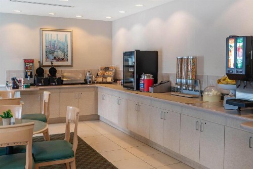La Quinta by Wyndham Fort Myers Airport - image 29