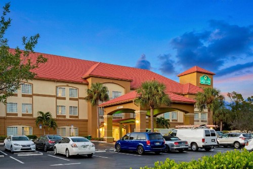 La Quinta by Wyndham Fort Myers Airport - image 3