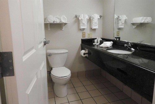 La Quinta by Wyndham Fort Myers Airport - image 32