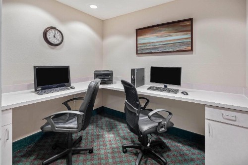 La Quinta by Wyndham Fort Myers Airport - image 33