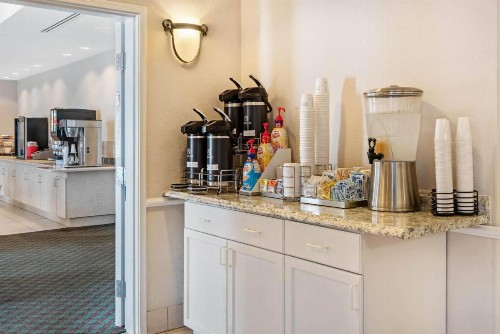 La Quinta by Wyndham Fort Myers Airport - image 35