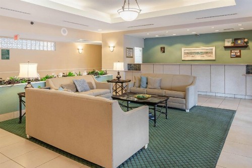 La Quinta by Wyndham Fort Myers Airport - image 6