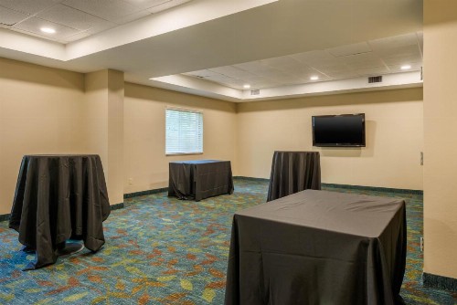 Candlewood Suites Fort Myers/Sanibel Gateway - image 14