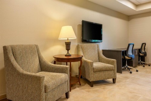 Candlewood Suites Fort Myers/Sanibel Gateway - image 2