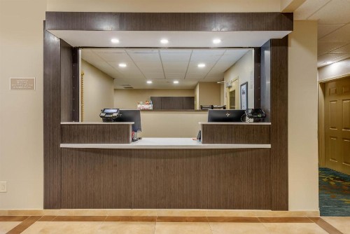 Candlewood Suites Fort Myers/Sanibel Gateway - image 27