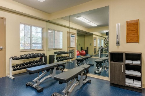Candlewood Suites Fort Myers/Sanibel Gateway - image 3