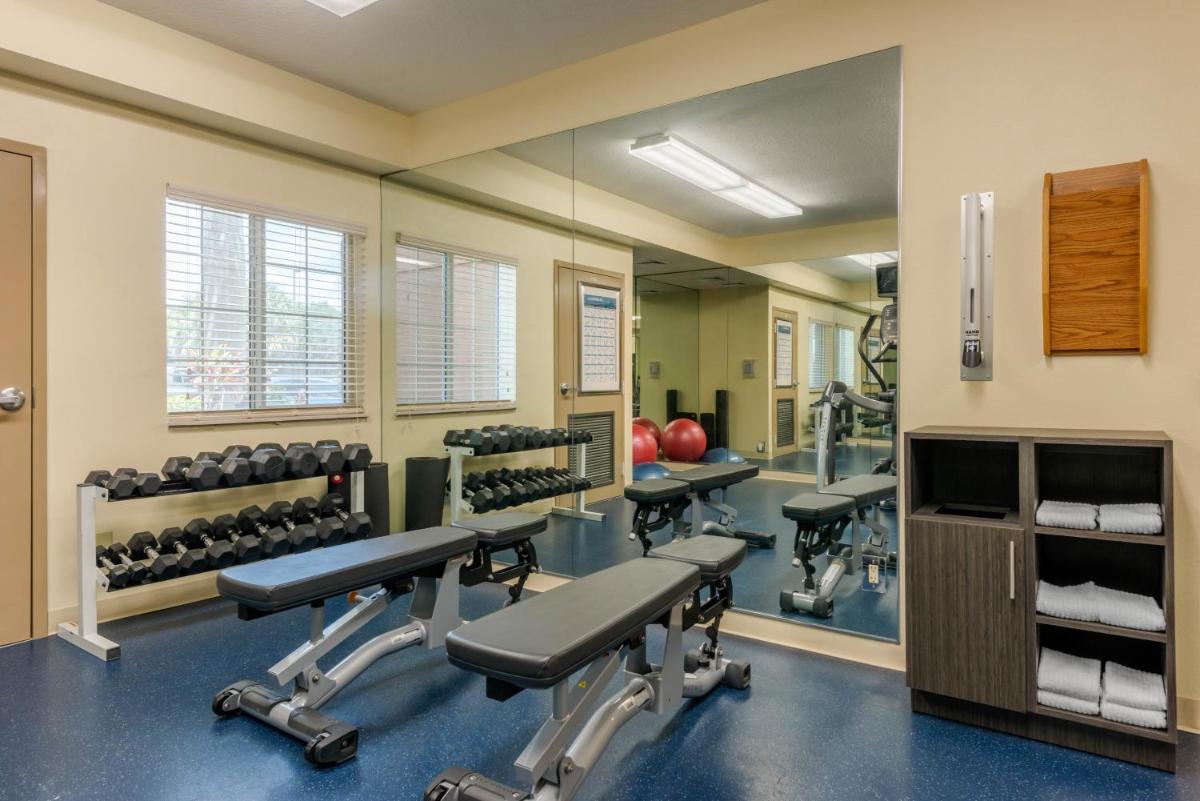 Candlewood Suites Fort Myers/Sanibel Gateway - image 3