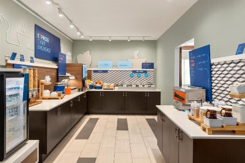 Holiday Inn Express Hotel & Suites Fort Myers East - The Forum an IHG Hotel - image 15