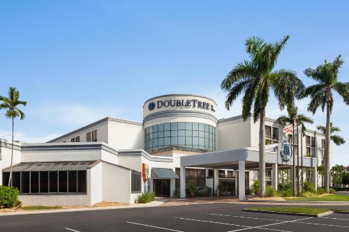 Crowne Plaza Hotel Fort Myers at Bell Tower Shops an IHG Hotel