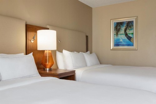 Crowne Plaza Hotel Fort Myers at Bell Tower Shops an IHG Hotel - image 2