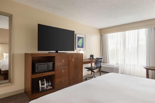 Crowne Plaza Hotel Fort Myers at Bell Tower Shops an IHG Hotel - image 23
