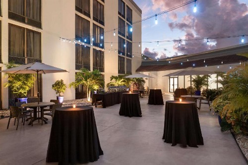 Crowne Plaza Hotel Fort Myers at Bell Tower Shops an IHG Hotel - image 3