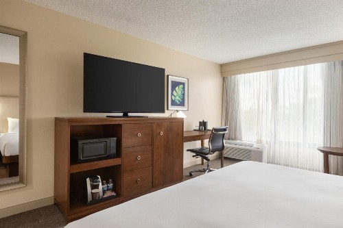 Crowne Plaza Hotel Fort Myers at Bell Tower Shops an IHG Hotel - image 39