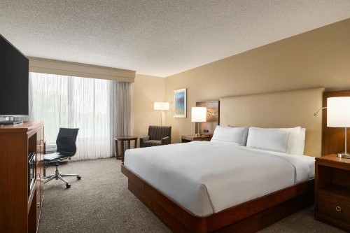 Crowne Plaza Hotel Fort Myers at Bell Tower Shops an IHG Hotel - image 4