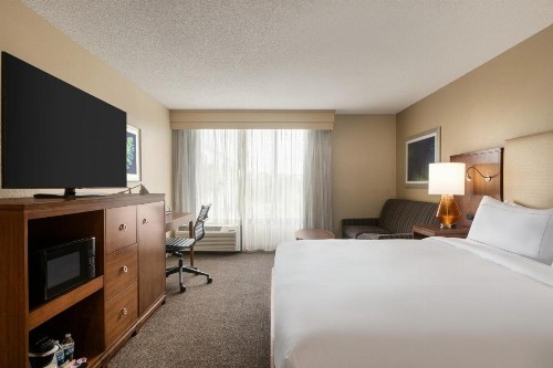 Crowne Plaza Hotel Fort Myers at Bell Tower Shops an IHG Hotel - image 50