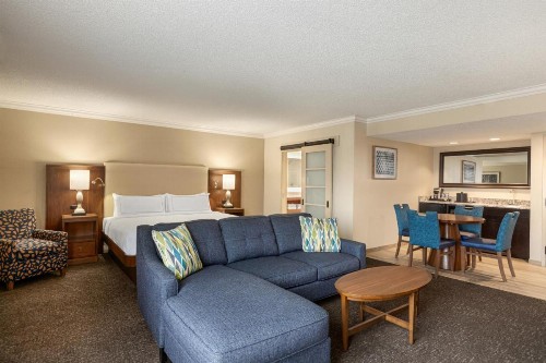Crowne Plaza Hotel Fort Myers at Bell Tower Shops an IHG Hotel - image 6