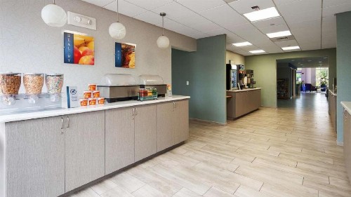 Best Western Fort Myers Inn and Suites - image 10