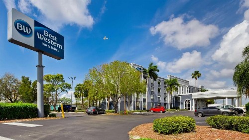Best Western Fort Myers Inn and Suites - image 6