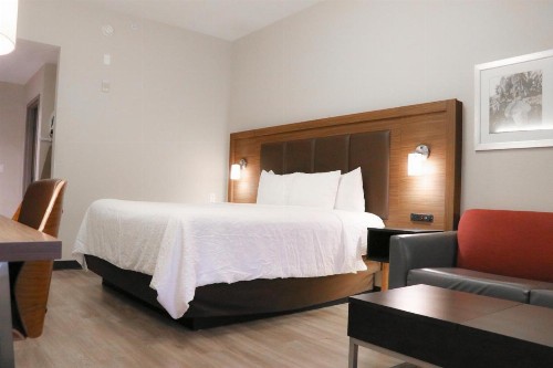 Days Inn & Suites by Wyndham Fort Myers Near JetBlue Park - image 14