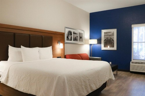 Days Inn & Suites by Wyndham Fort Myers Near JetBlue Park - image 15