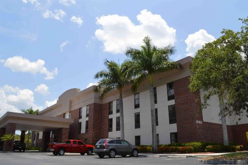 Days Inn & Suites by Wyndham Fort Myers Near JetBlue Park - image 19