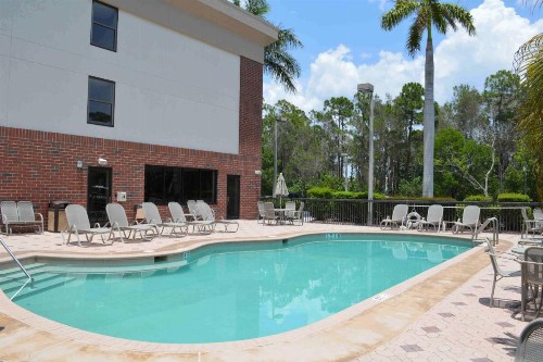 Days Inn & Suites by Wyndham Fort Myers Near JetBlue Park - image 20