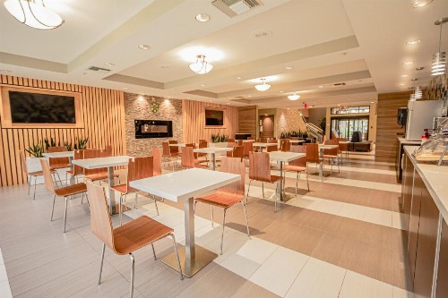 Days Inn & Suites by Wyndham Fort Myers Near JetBlue Park - image 28